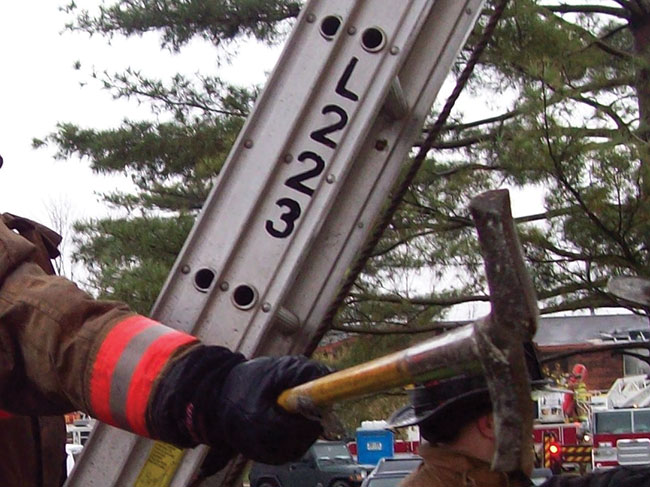 Back to Basics: Ladder dating and the single firefighter high