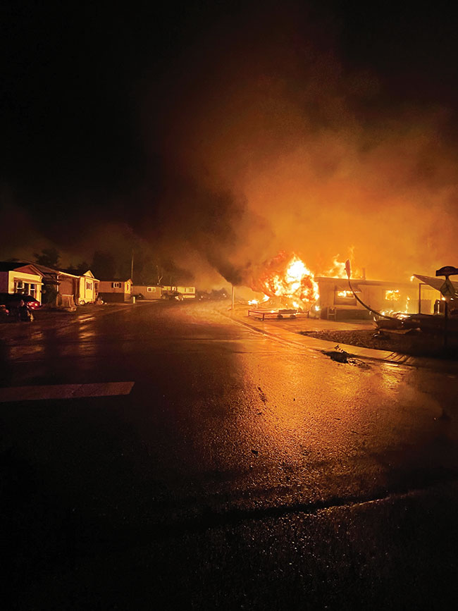 The Jasper Wildfire - Fire Fighting in CanadaFire Fighting in Canada